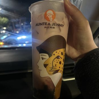 Auntea Jenny - Strawberry milk tea with daifuku - Bubble Tea Near Me - Irvine, California