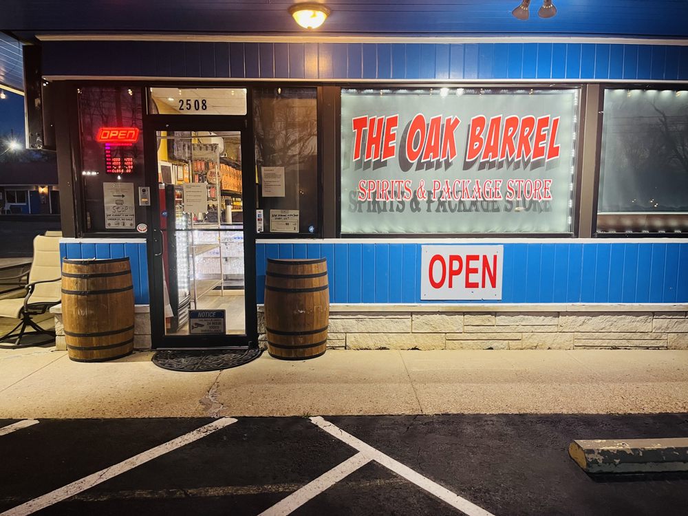 Oak Barrel Logo