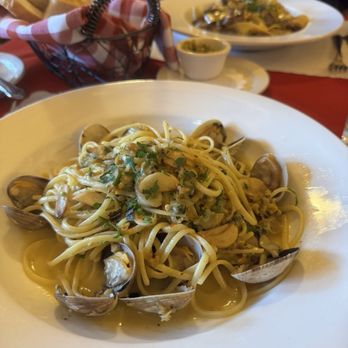 LoCoco's Cucina Rustica - Linguine Alle Vongole - Italian Near Me - Santa Rosa, California