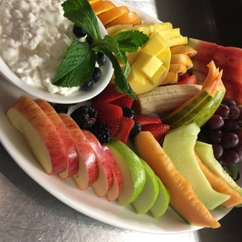 Piazza Pazza (La) - a platter of fruit and yogurt - Pizza Near Me - Brossard, Quebec