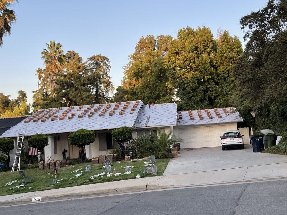 Slide of Medina Pro Roofing