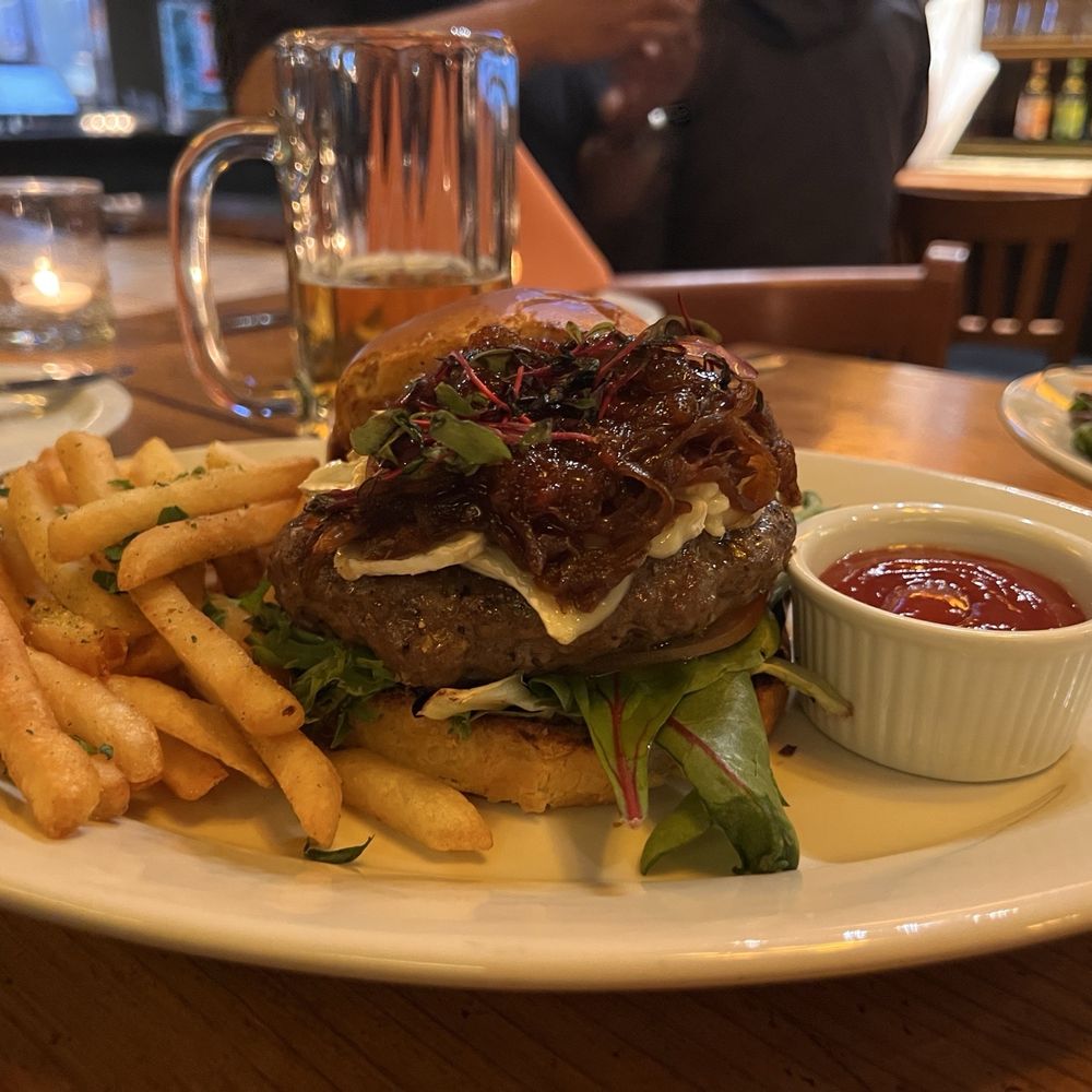 Tipsy Yeti Restaurant & Bar - Burger & fries - Sports Bars Near Me - Berkeley, California Tipsy Yeti Restaurant & Bar - Burger & fries - Sports Bars Near Me - Berkeley, California