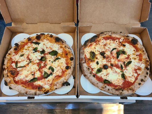 Harlow's Pizza by null