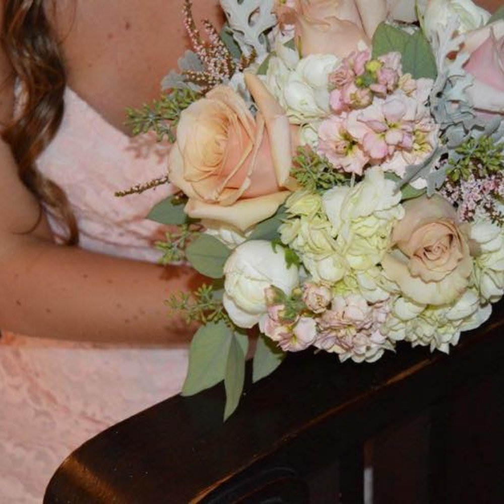 Flowers Plus - Florists Near Me - Streator, Illinois