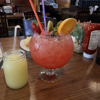 Bailey's Bar & Grille - 50 oz margaritas and lemon icee - Bars Near Me - Levittown, Pennsylvania