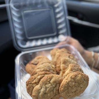 Papi’s Ohana - Cookies - Pizza Near Me - Lahaina, Hawaii Papi’s Ohana - Cookies - Pizza Near Me - Lahaina, Hawaii