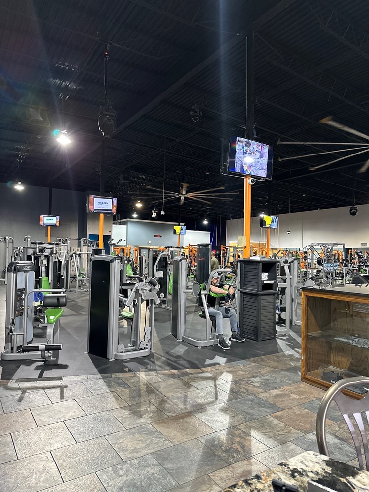 Social spots from Flex 24 Fitness
