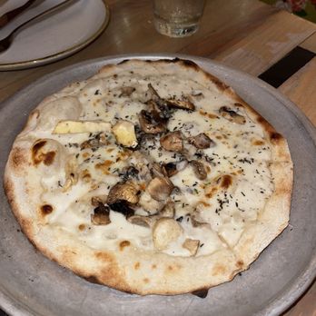 Monkeypod Kitchen - Garlic mushroom pizza - New American Near Me - Lahaina, Hawaii Monkeypod Kitchen - Garlic mushroom pizza - New American Near Me - Lahaina, Hawaii