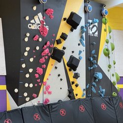 Boys & Girls Clubs of Tustin - Rock climbing at the gym