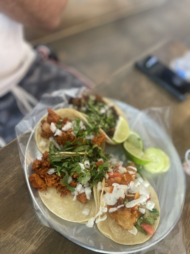 Food from Tacos El Metate