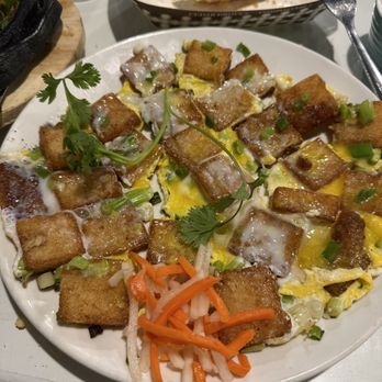 Bo Ne House & More - Crispy fried rice cakes - Bột chiên - Vietnamese Near Me - Seattle, Washington