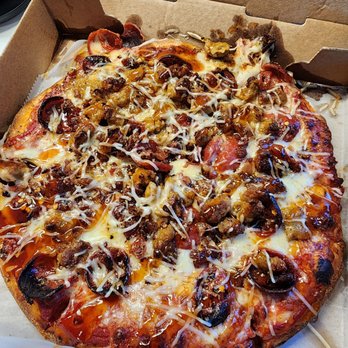 La Pizza Club - Spicy meat lovers personal pizza - Pizza Near Me - Buffalo, New York La Pizza Club - Spicy meat lovers personal pizza - Pizza Near Me - Buffalo, New York