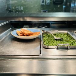 Kelsey Seybold Clinic - Berthelsen Main Campus - Toast and green beans
