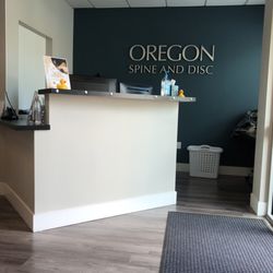 Oregon Spine and Disc - Front desk area