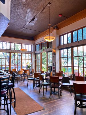 Willow Creek Restaurant by null
