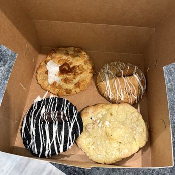 Shorty’s Gelato and Bakery - Cornflake Marshmallow, Biscoff Cheesecake, Oreo Mint, Lemon meringue - Donuts Near Me - Placerville, California Shorty’s Gelato and Bakery - Cornflake Marshmallow, Biscoff Cheesecake, Oreo Mint, Lemon meringue - Donuts Near Me - Placerville, California