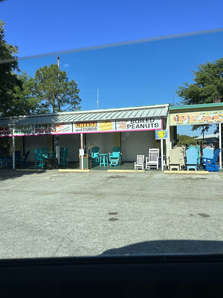 T’S MARKET & PRODUCE 2850 Alt 19, Dunedin, Florida Fruits & Veggies