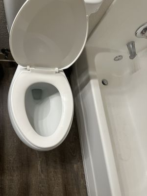 Bathroom Cleaning Services - We use only the best products that ensure a safe cleaning space. Feel free to browse through our projects!