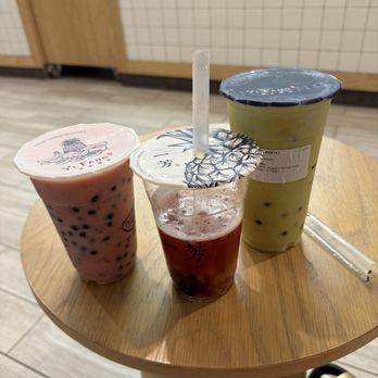 Yi Fang - Strawberry latte, peach strawberry and mango ado (left to right) - Bubble Tea Near Me - Fairfax, Virginia Yi Fang - Strawberry latte, peach strawberry and mango ado (left to right) - Bubble Tea Near Me - Fairfax, Virginia