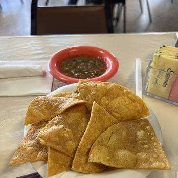 Alejandro’s Cafe - Salsa and chips - Mexican Near Me - Pharr, Texas