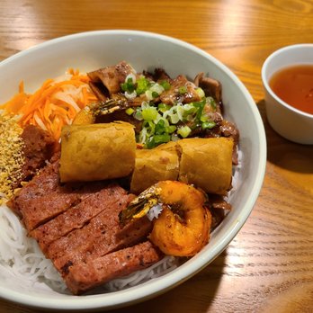 Vietnam Kitchen - 310. Deluxe Vermicelli - Vietnamese Near Me - Fayetteville, North Carolina Vietnam Kitchen - 310. Deluxe Vermicelli - Vietnamese Near Me - Fayetteville, North Carolina