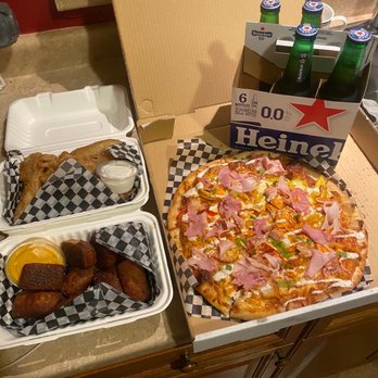Bricks & Barley - Food is Bricks, the heinous nope Heineken are mine - Pizza Near Me - Niagara-on-the-Lake, Ontario