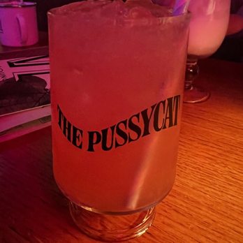 Lone Wolf Lounge - the pussycat cocktail - Tiki Bars Near Me - Savannah, Georgia
