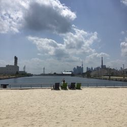 Leslie Lookout Park - Sand, chairs and skyline