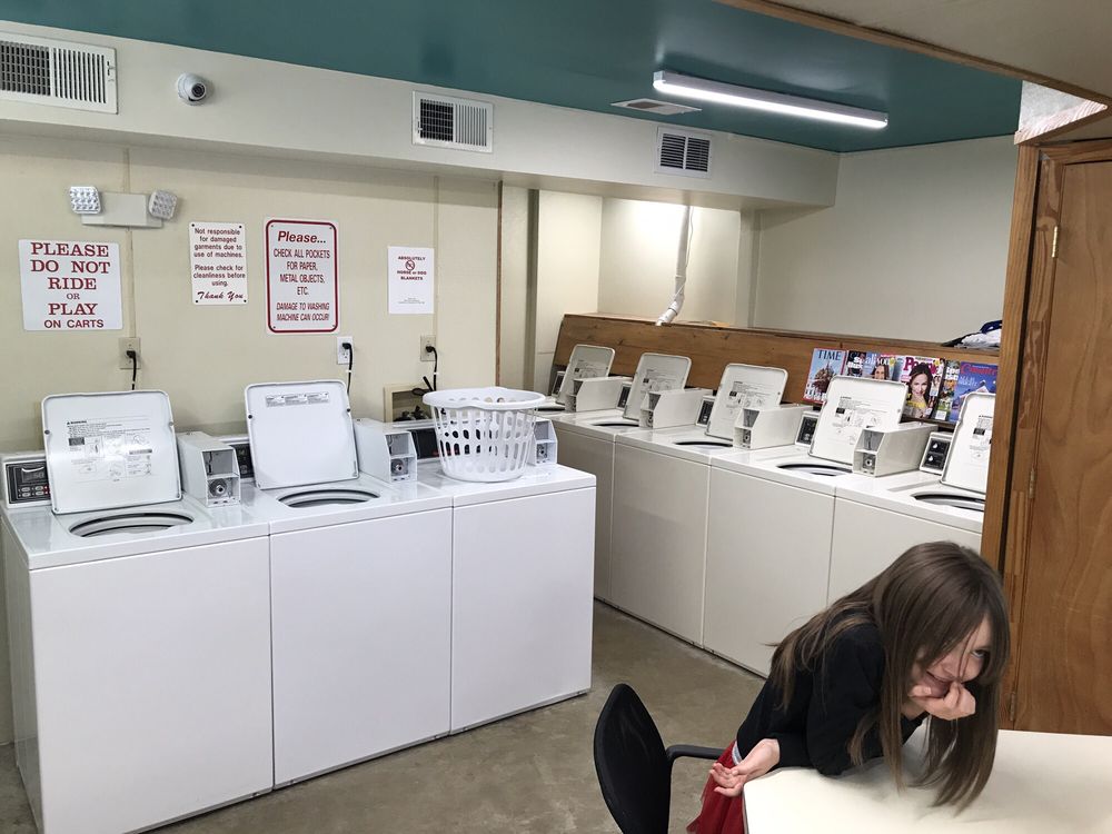 MIDTOWN LAUNDROMAT Updated September 2024 24 Photos 117