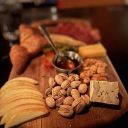 Covell - Cheese Plate with 3 Cheeses