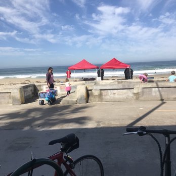 The Wayfarer San Diego - Surf school in front of Blue Sea Hotel - San Diego, CA
