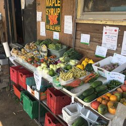 Wendy's Country Market - Lots of veggies!