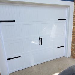 MF Solutions - White carriage house design