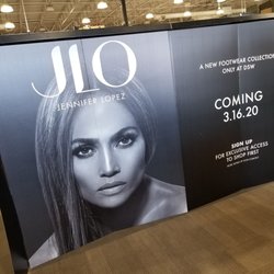 shoe warehouse hillside mall