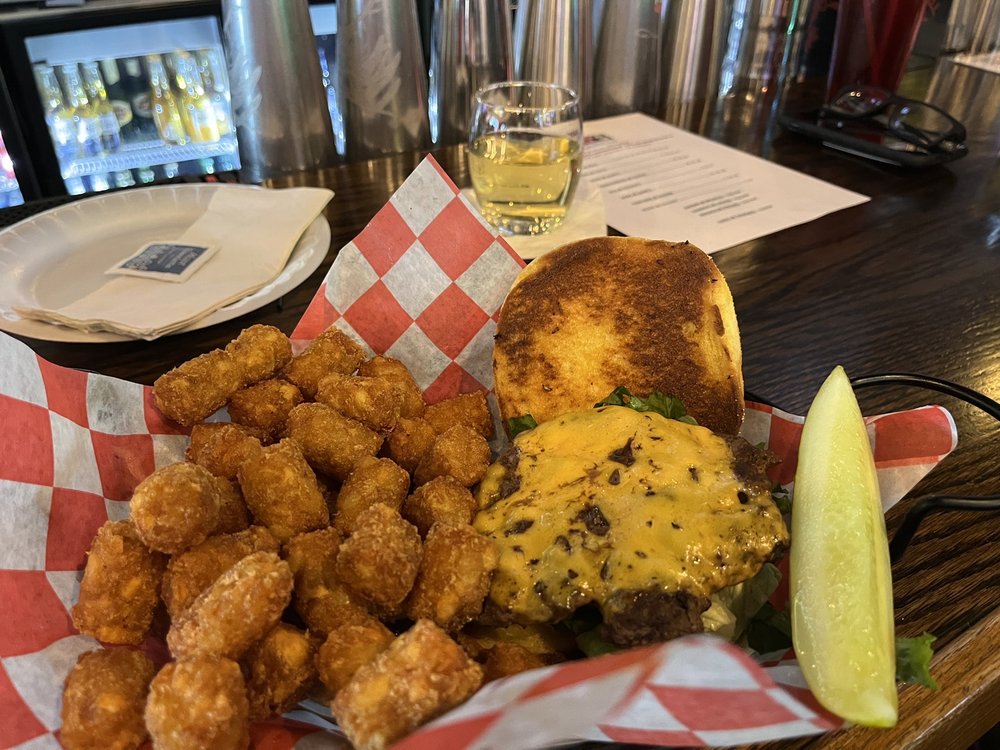 Martino's Sports Bar & Grille