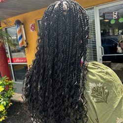 Nina's Braiding Bar
