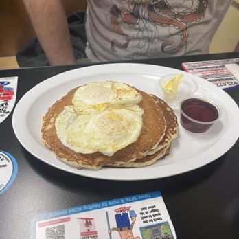 Digger's Diner - Concord - Short stack with eggs - Breakfast & Brunch Near Me - Concord, California