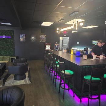 Dragonfly Lounge - Lounges Near Me - Neptune Beach, Florida