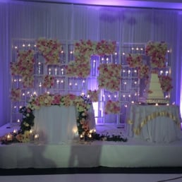 My deconstructed flower wall. Breathtaking! My deconstructed flower wall. Breathtaking!