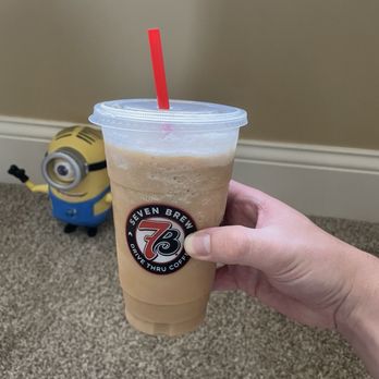 7 Brew Coffee - Cinnamon Roll Chiller - Coffee & Tea Near Me - Cincinnati, Ohio