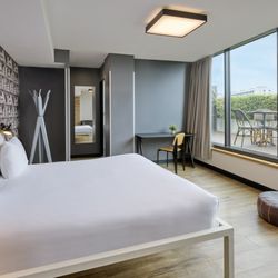 Generator Paris - Deluxe King - Private Terrace