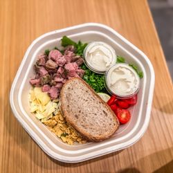 sweetgreen - Healthy Salads, Wraps, and Bowls - Steak Kale Caesar (Steak)