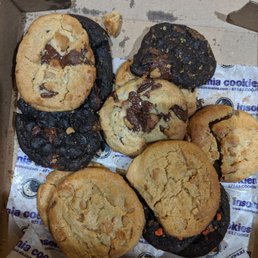 This is what was delivered to me. These are the "freshly made" cookies that were with the driver. But delivery was made on a bike...hmm...