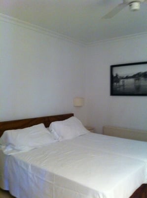 Hotel Hurricane by null