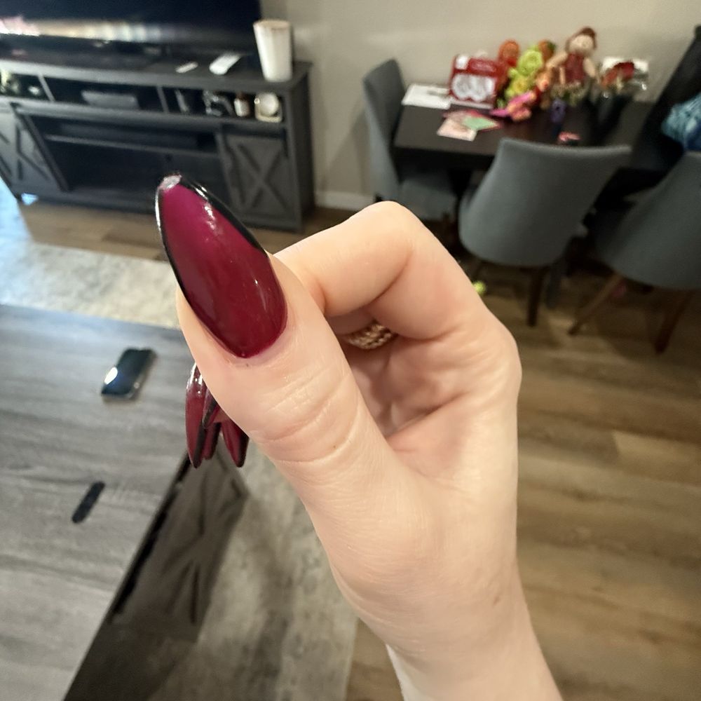 Leann's Nails - Chipped nail tip - Nail Salons Near Me - Alameda, California