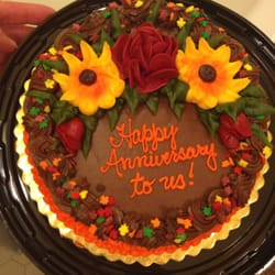 Hyvee - Amazing cake! Great decorating!