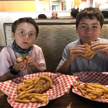 Shortfields - Kids Chicken Fingers and amazing fries!!! Also is kids cheeseburger...yummy - New American Near Me - Simpsonville, South Carolina