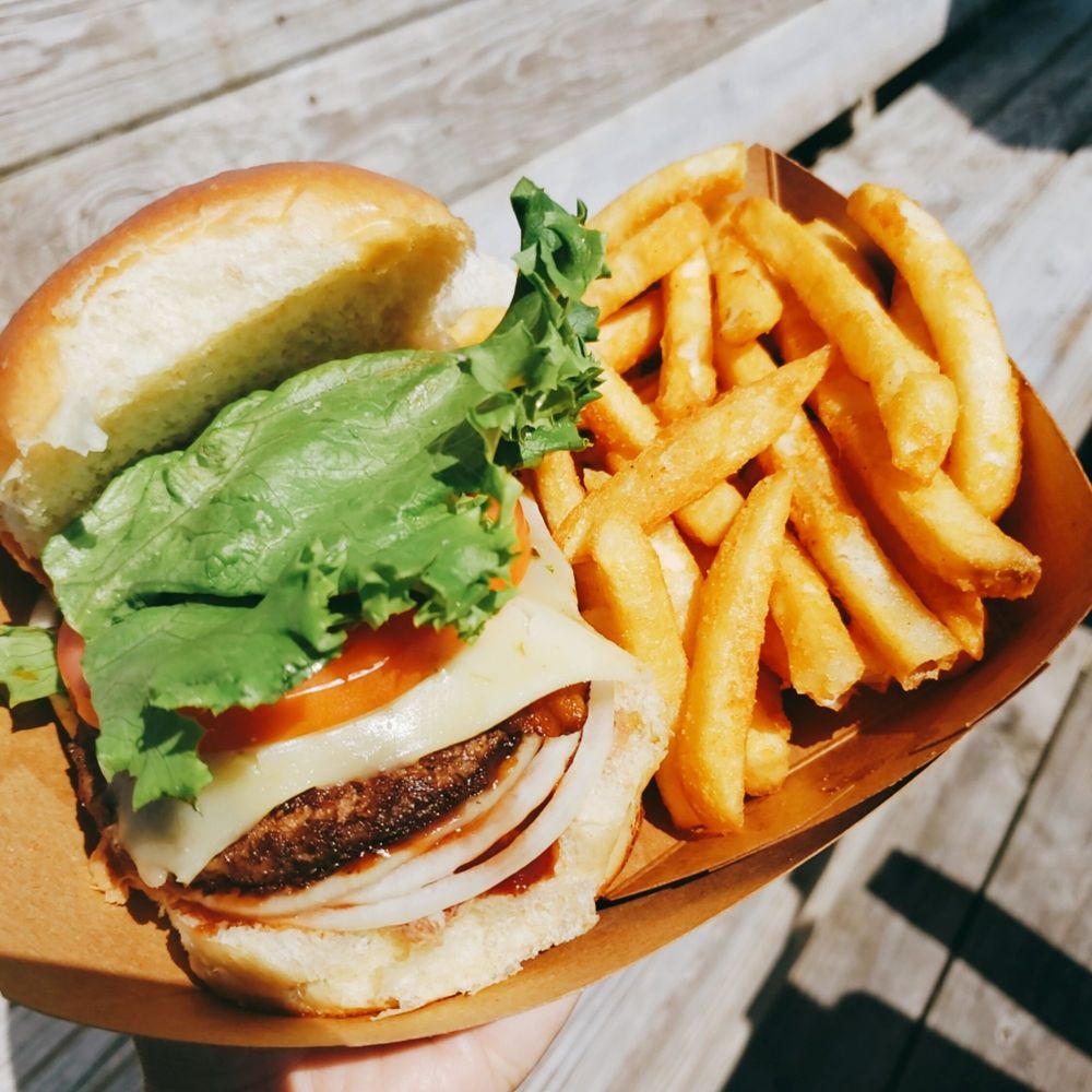 Fish Heads Bar and Grill