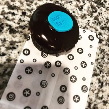 Georgetown Cupcake - Cupcakes Near Me - Washington, DC, District of Columbia