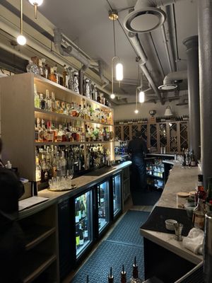 HEIST Restaurant + Wine Club by null